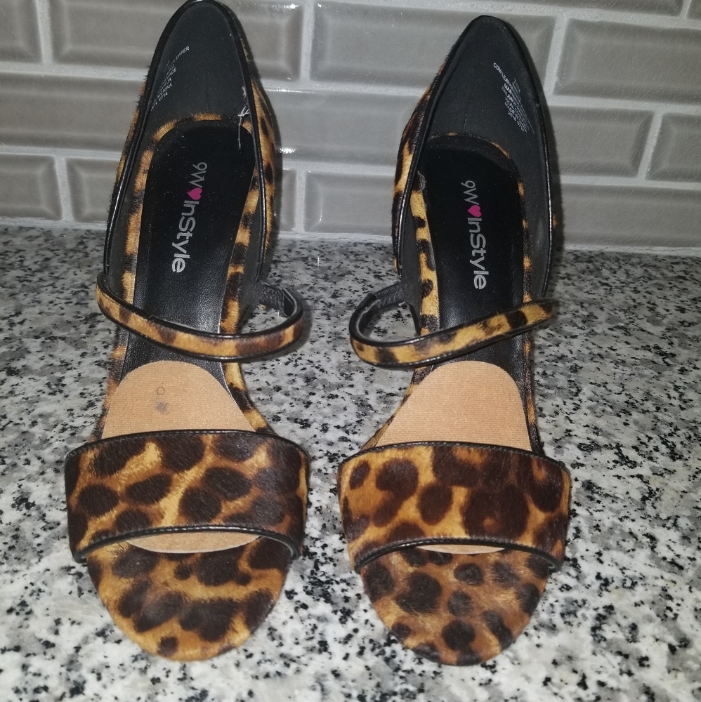 Shoes - Picture 4 of 5